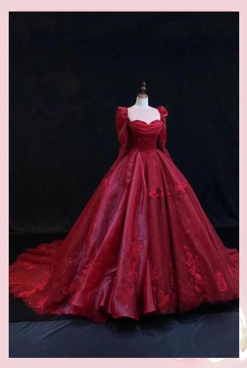 婚纱照红色礼服缩略图