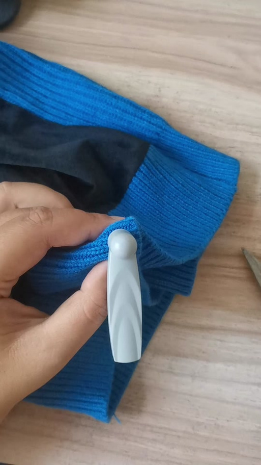 超市买衣服的磁扣怎么打开