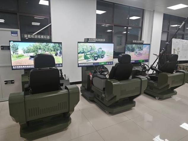 军校模拟器游戏