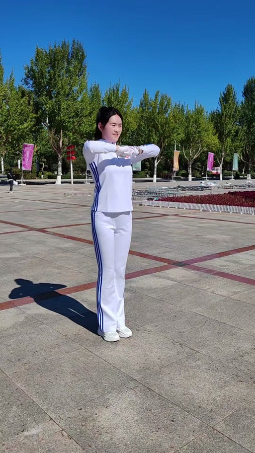 最新快乐舞步健身舞缩略图
