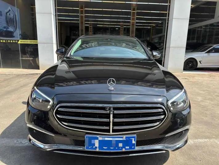奔驰e300 2022款