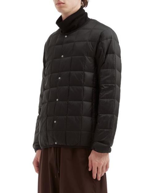 方格logo的羽绒服品牌