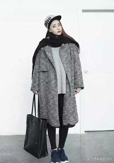 灰色衣服和黑色衣服哪个更显白