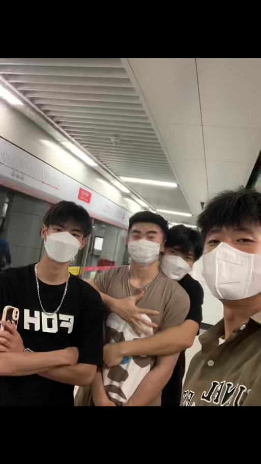 白开水直装地铁逃生体验服的功能介绍缩略图