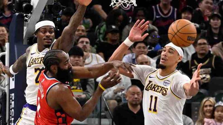 黑白直播nba免费观看篮球