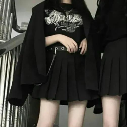 二次元闺蜜头像一人一半