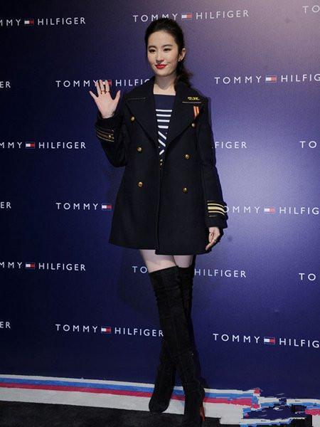 二代妖精长腿美女是谁缩略图