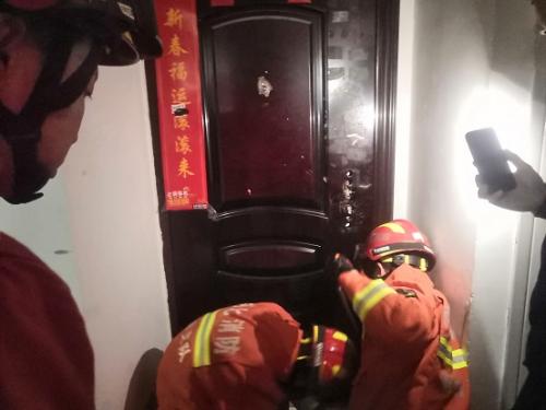 门反锁了在外面能打开吗截图