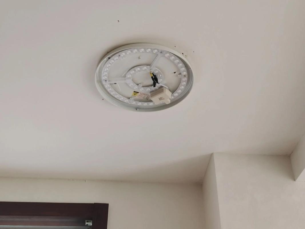 集成浴霸灯不亮了怎么修理截图