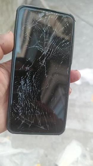手机屏幕掉下来了截图
