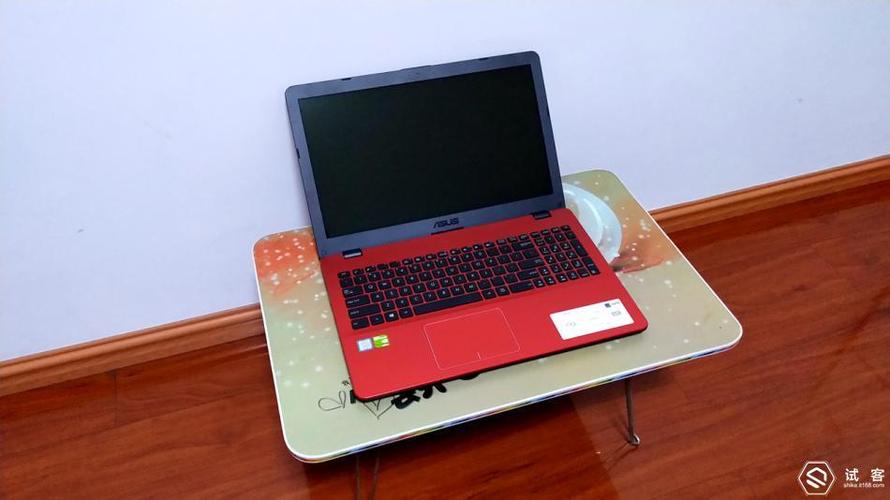 华硕笔记本屏幕出现红色条纹截图