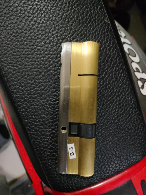 防盗门锁芯拆开维修缩略图