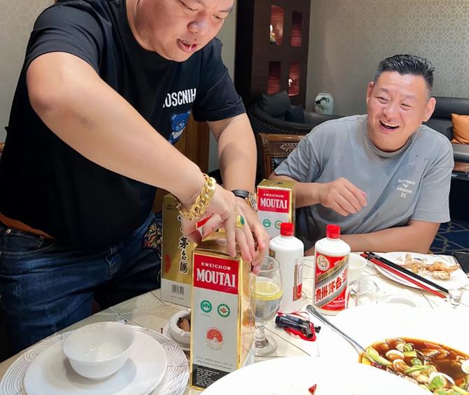谁请谁喝酒游戏规则缩略图
