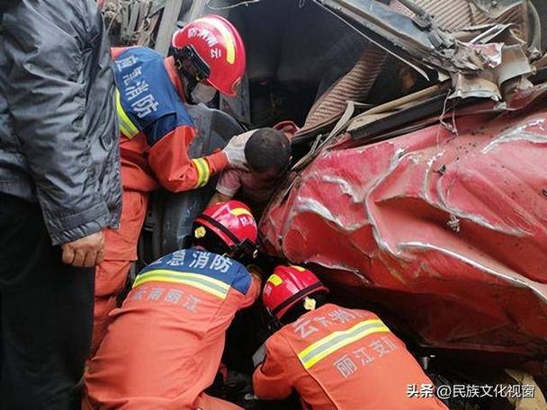 汽车门打不开,钥匙也不能用怎么办图标
