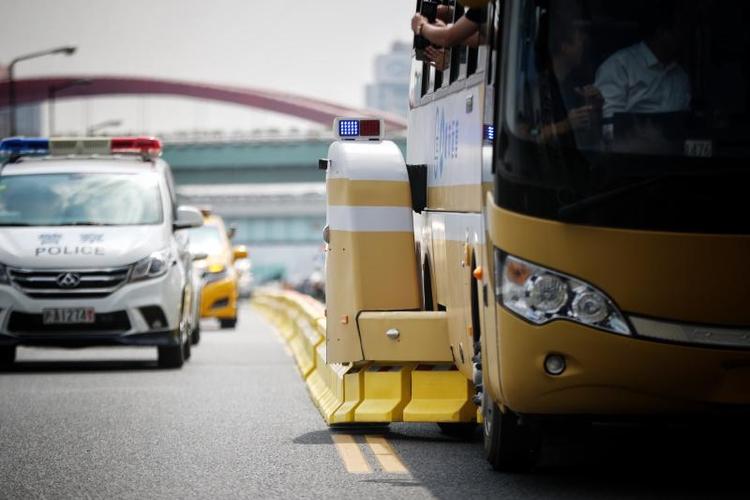 上海拉链式过马路视频图标