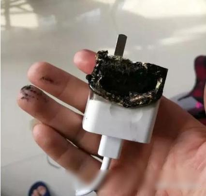 充电宝充满了忘记拔了会不会爆炸缩略图