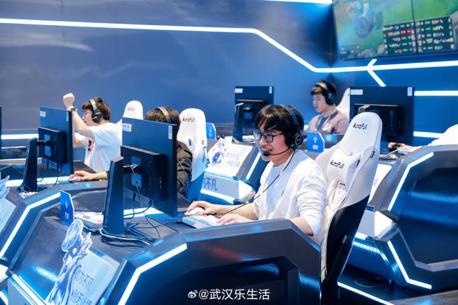 相似逐鹿电竞的软件缩略图