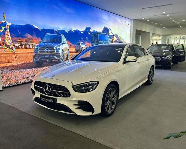 奔驰E300L白色截图