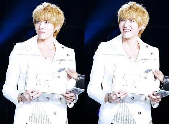 kris吴亦凡缩略图