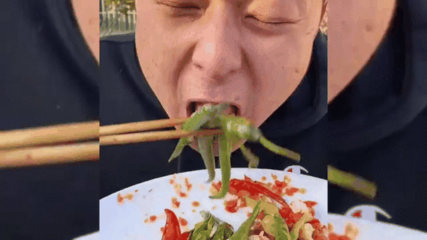 吃辣椒的视频