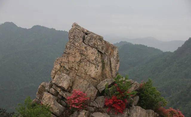 英山黑石岩