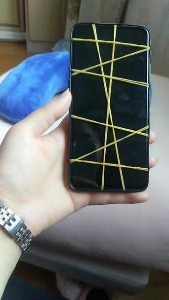 换屏后的皮筋什么时候能撕