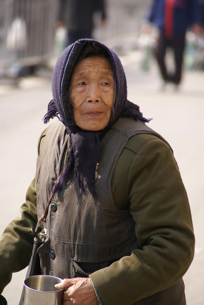 正者无敌二太太和乞丐游戏截图