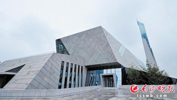 长沙最大图书馆截图