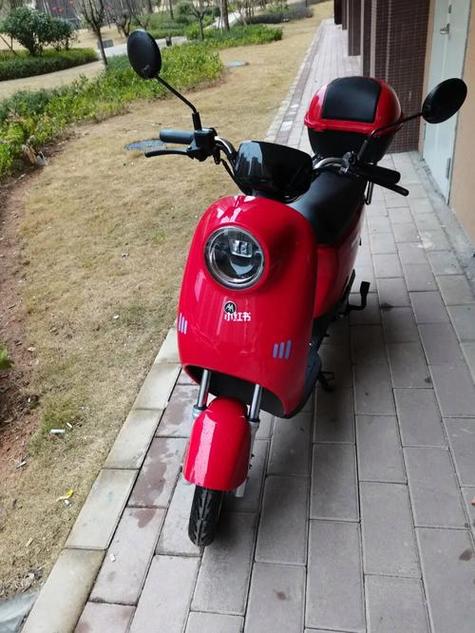 电动车充电显示红色