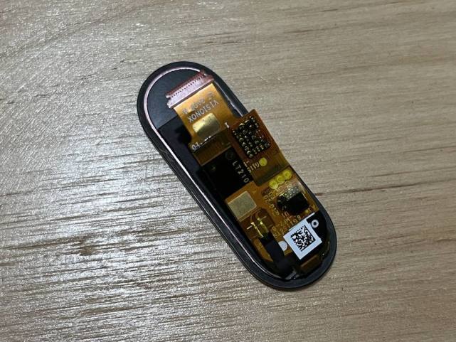 小米手环6屏碎了