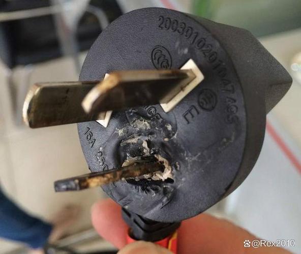 热水器插头烧焦了是什么原因截图