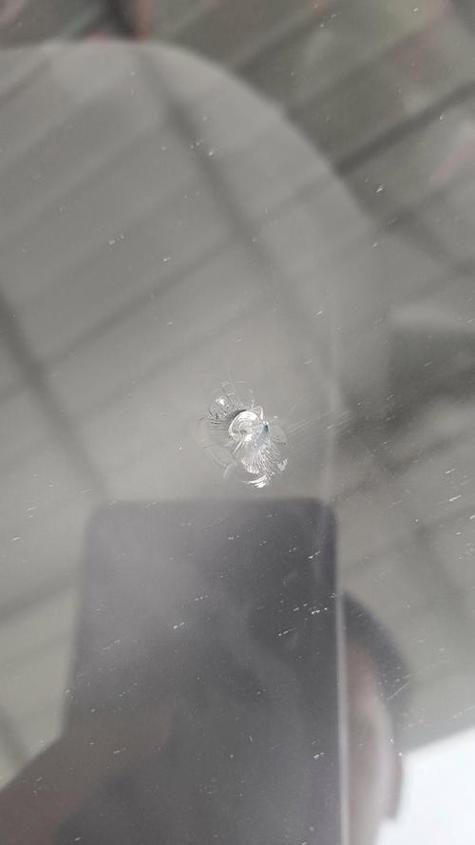 玻璃手机壳碎了补救图标