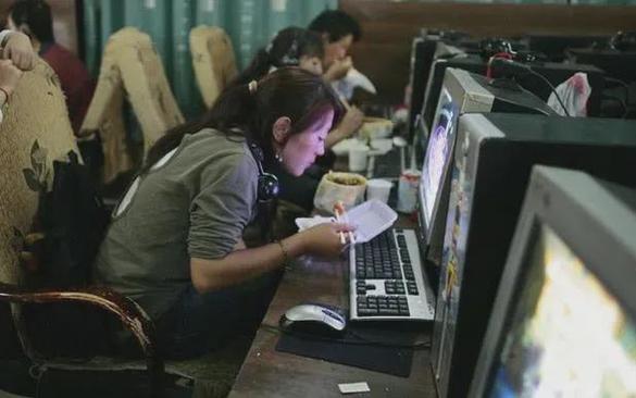 商业帝国从开网吧开始游戏截图