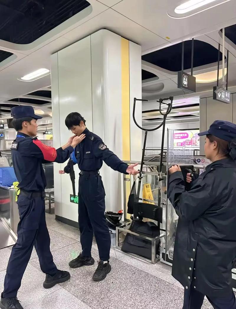 地铁逃生辅助器缩略图