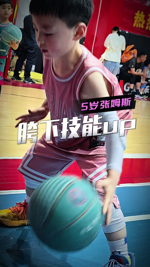 打蓝球超燃的视频截图