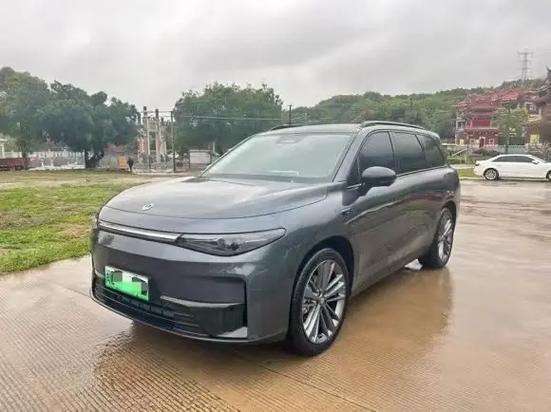 领跑是什么品牌的汽车游戏截图