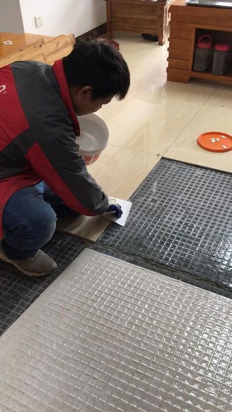 瓷砖空鼓上门维修电话截图