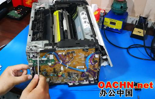 惠普1025后盖卡扣安装游戏截图
