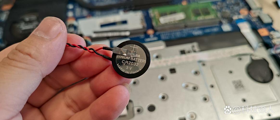 神舟笔记本纽扣电池在哪里缩略图