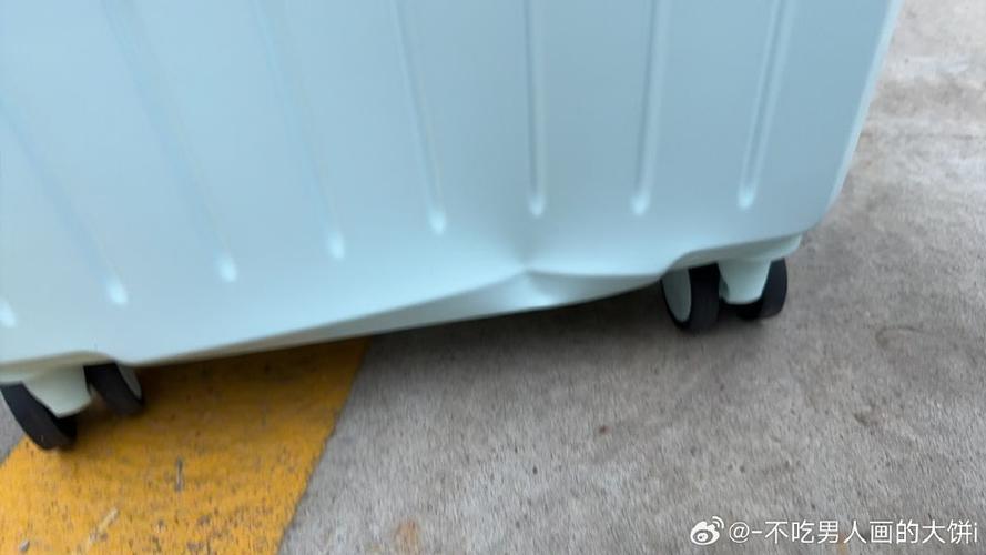 行李箱坏了怎么修外壳
