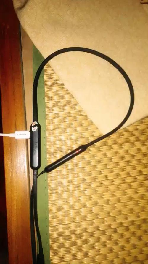 耳机一直充着电没拔会坏吗