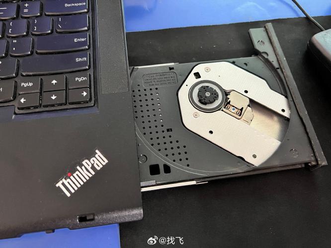 戴尔电脑没有光驱怎么放光盘缩略图