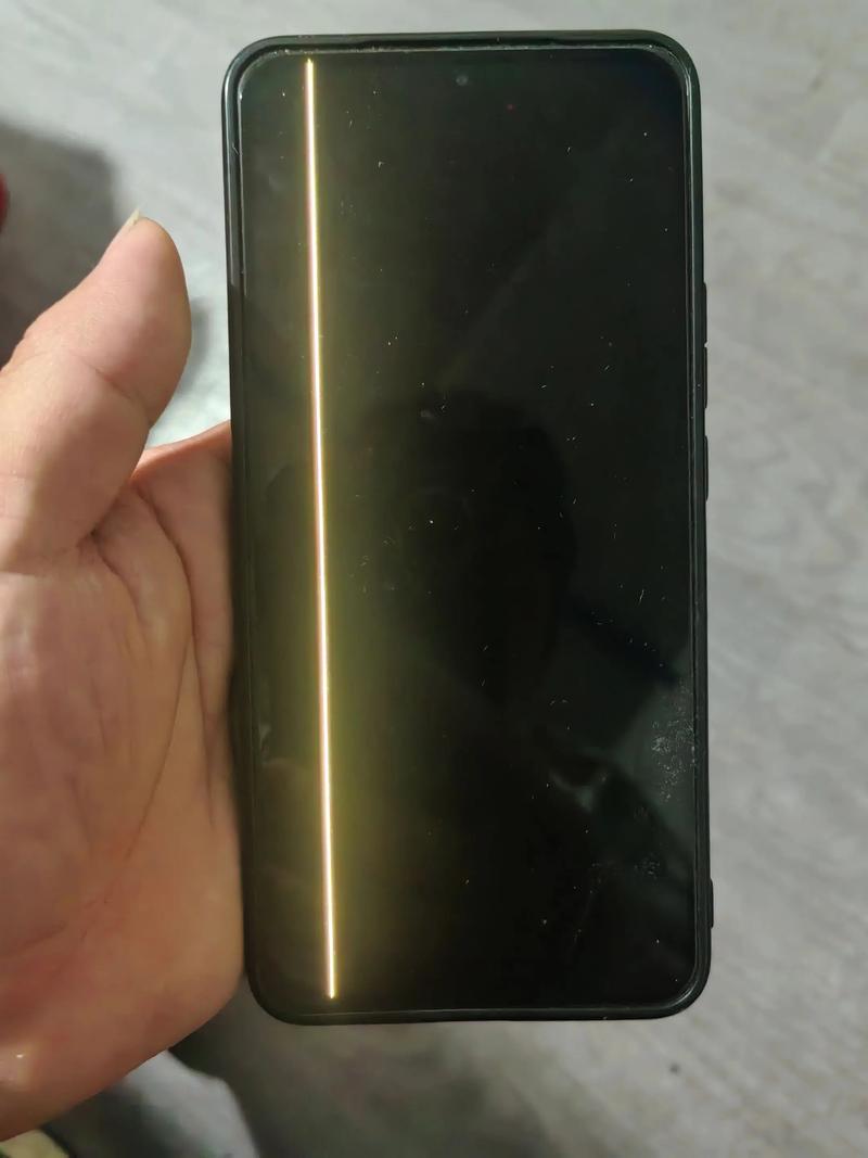 手机屏有一条亮线是咋回事缩略图