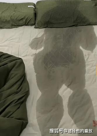 西班牙《他的汗液》截图
