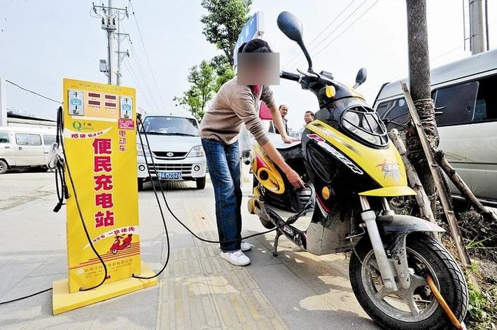 手机电量充满了继续充会发生什么