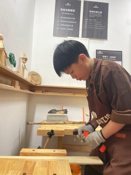 木工维修师傅电话缩略图