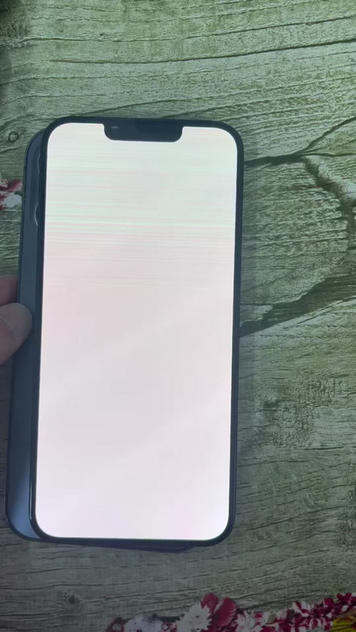 屏幕出现小彩点怎么回事缩略图