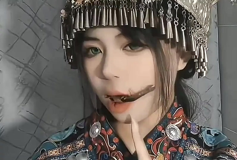 穿越苗疆蛊女