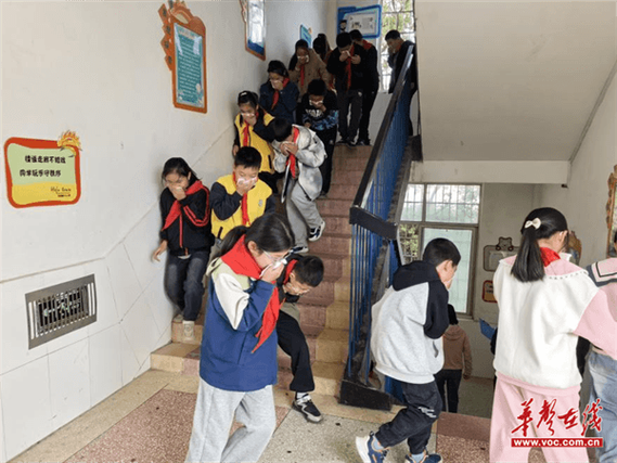 小区楼层报警器一直响