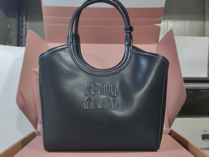 miumiu海外官网游戏截图